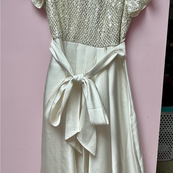 R&M Richards White Cream High Low Dress - Picture 1 of 4